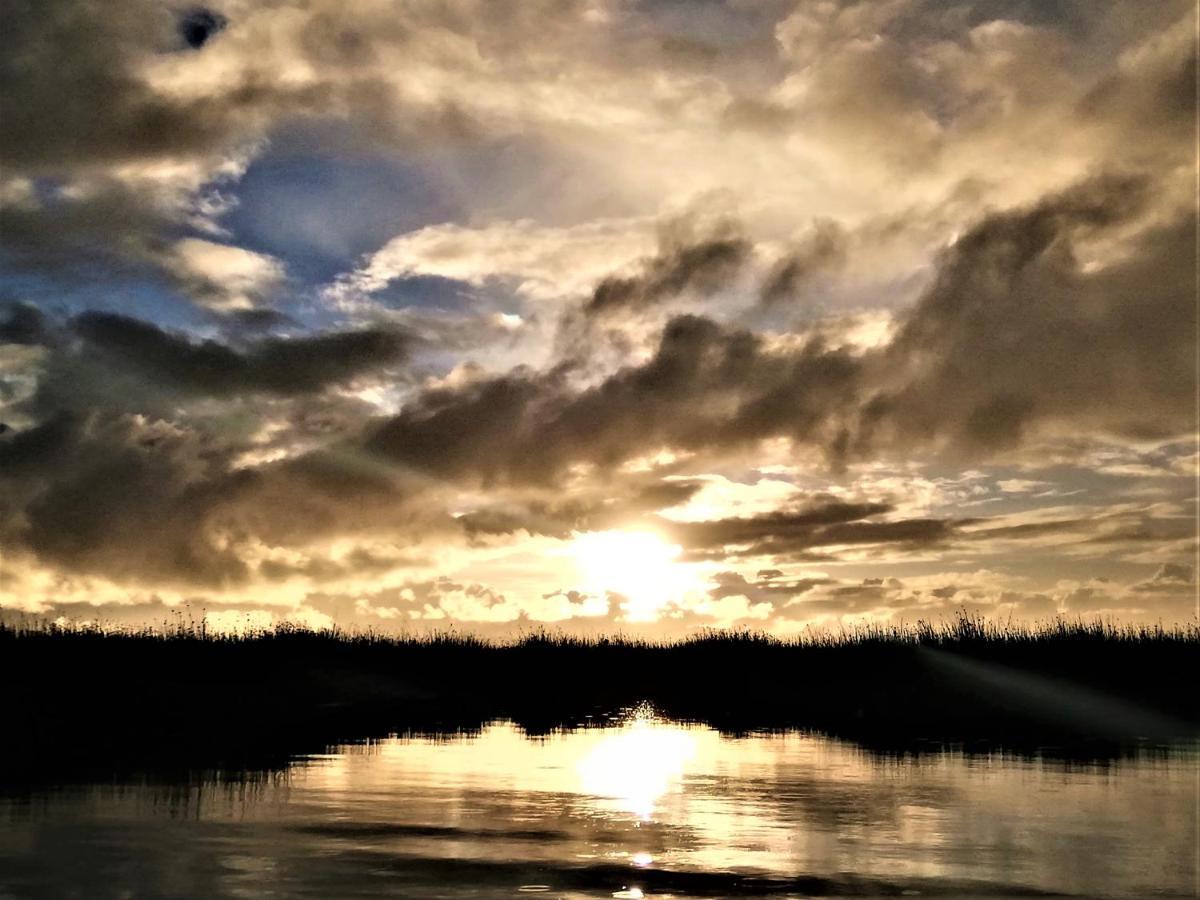 Los Uros Puno Luaran gambar