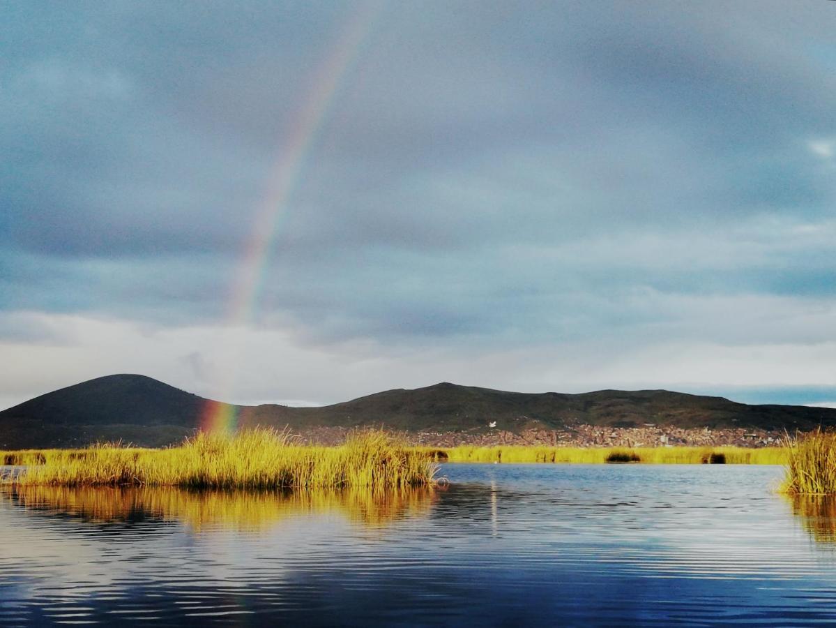 Los Uros Puno Luaran gambar
