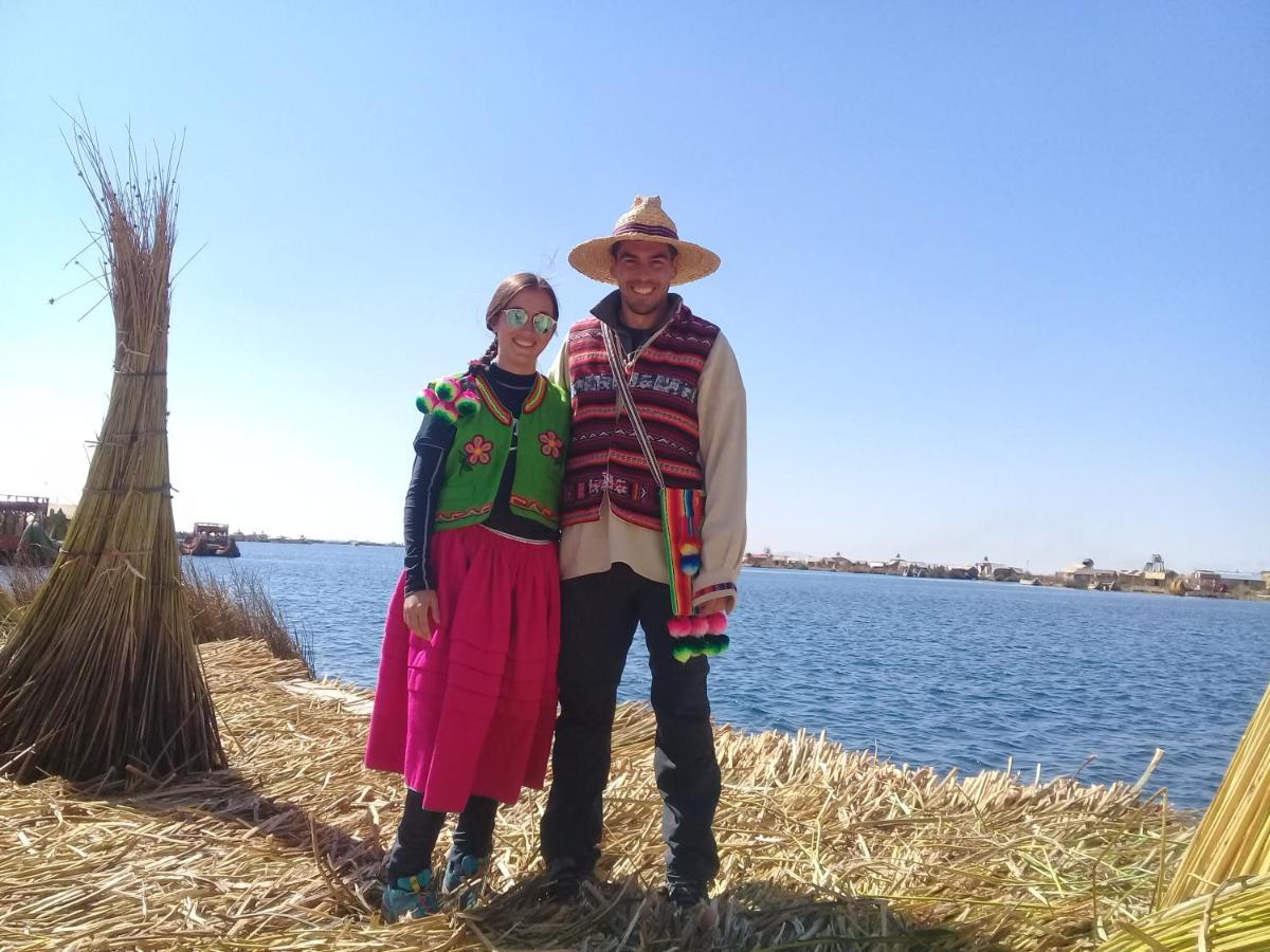 Los Uros Puno Luaran gambar