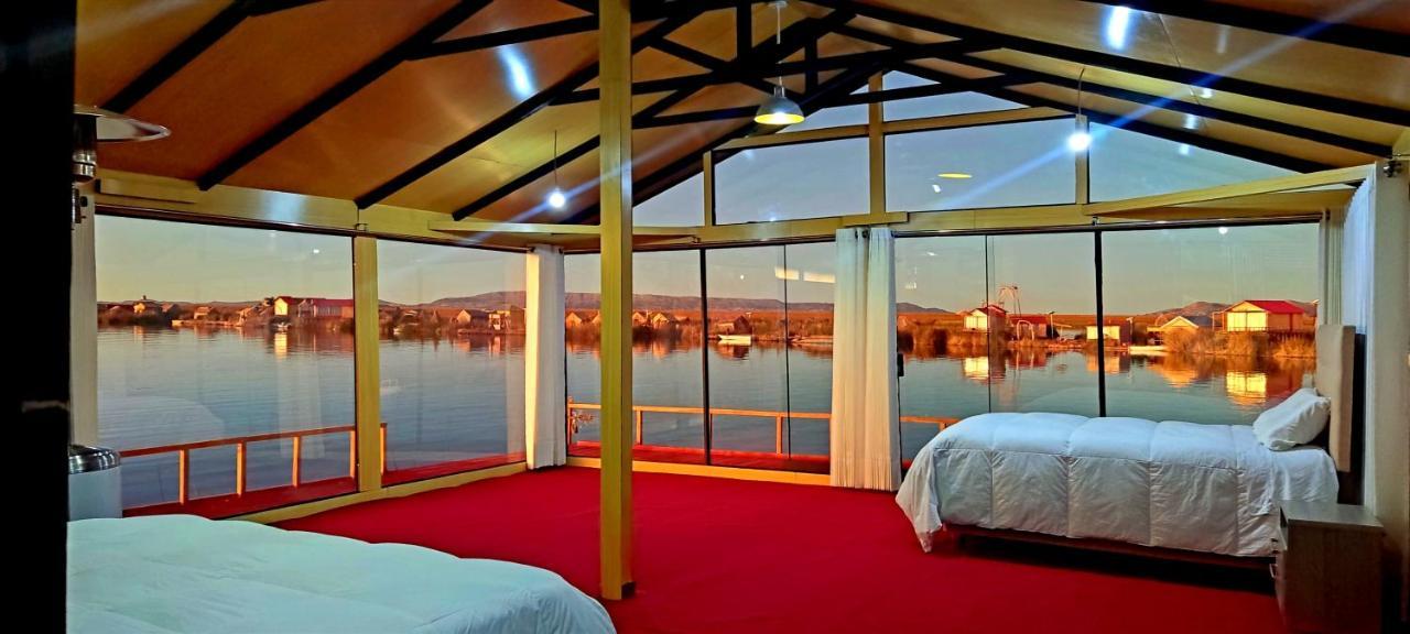 Los Uros Puno Luaran gambar