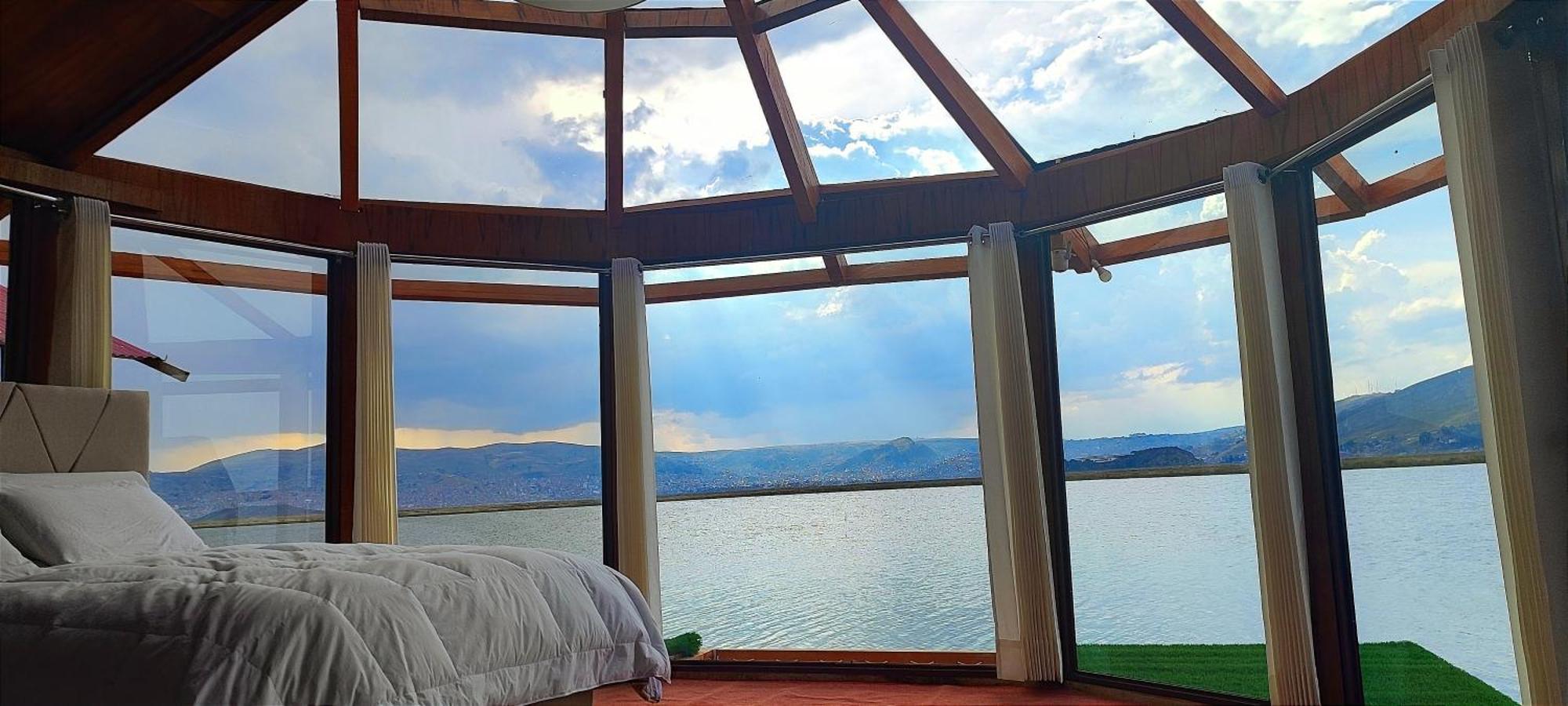 Los Uros Puno Luaran gambar