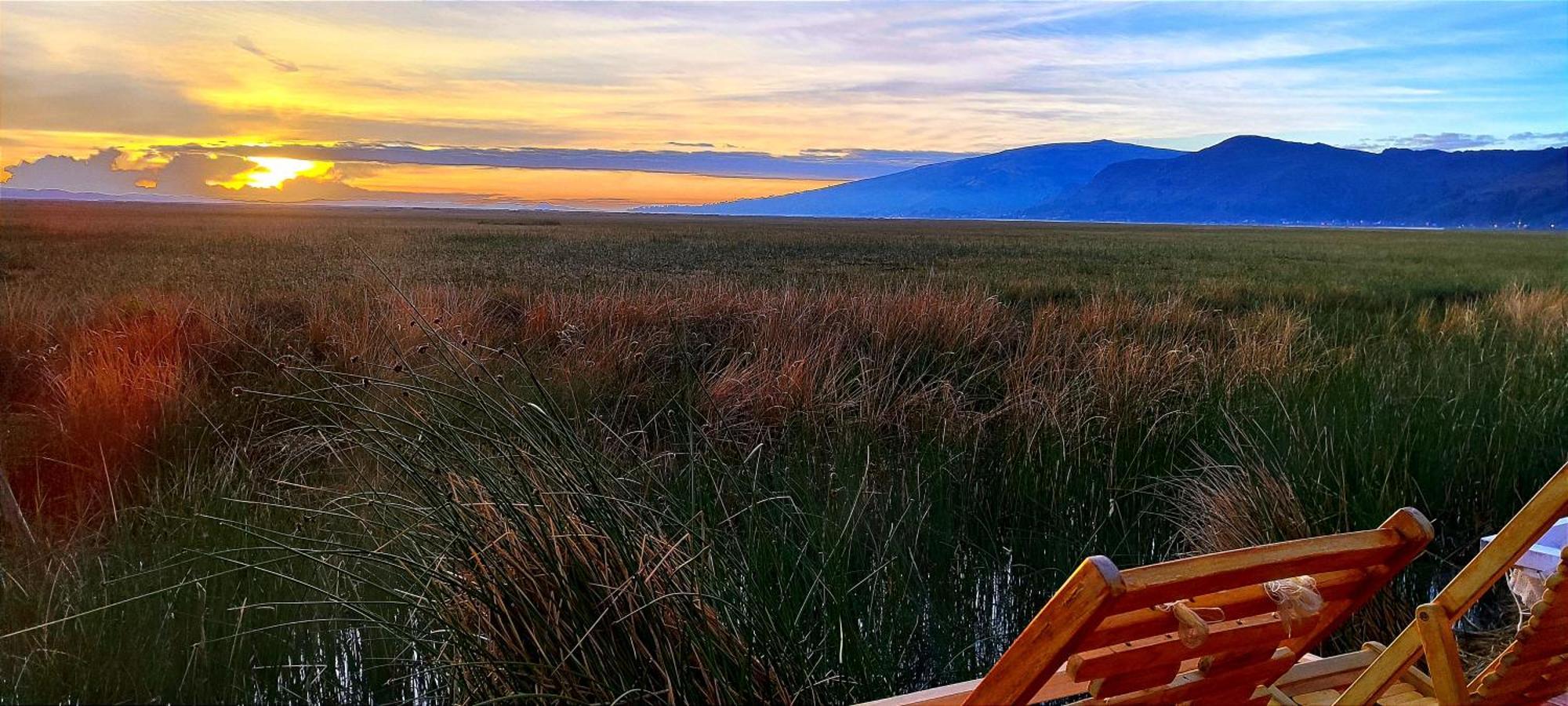 Los Uros Puno Luaran gambar
