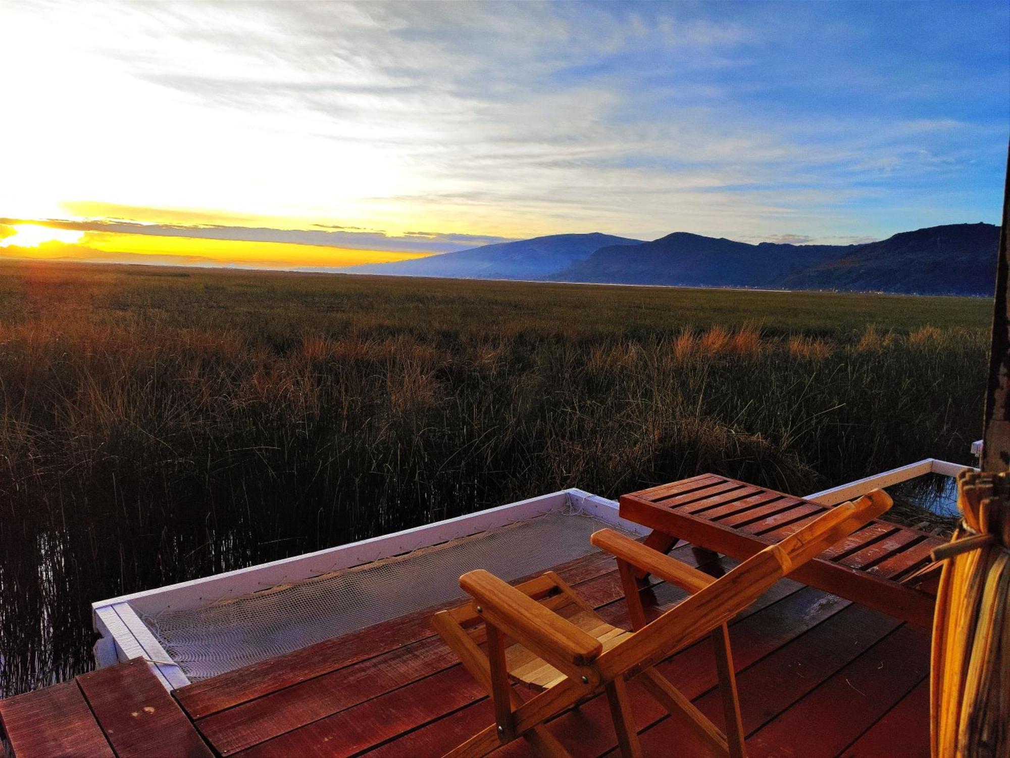 Los Uros Puno Luaran gambar