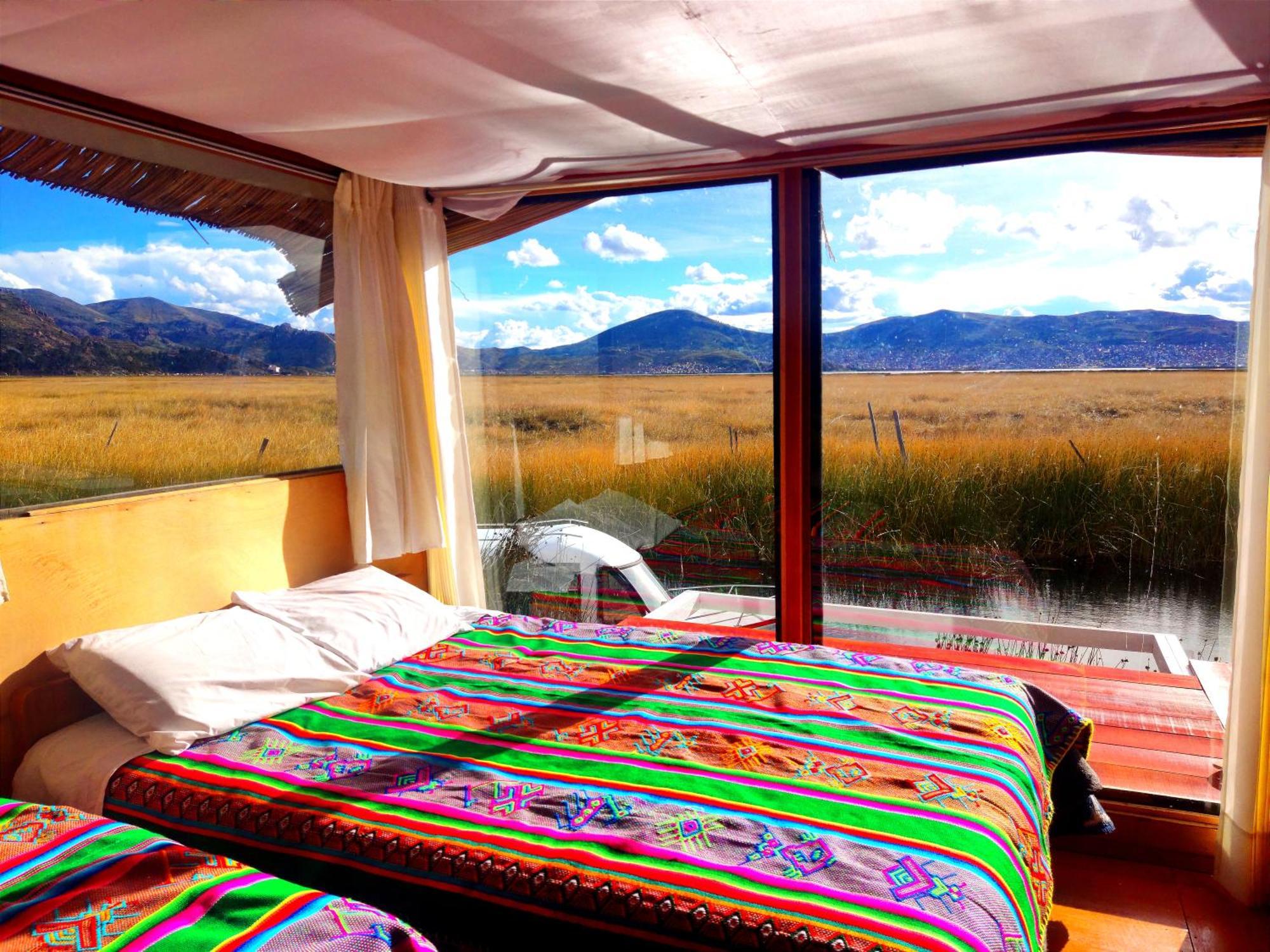 Los Uros Puno Luaran gambar